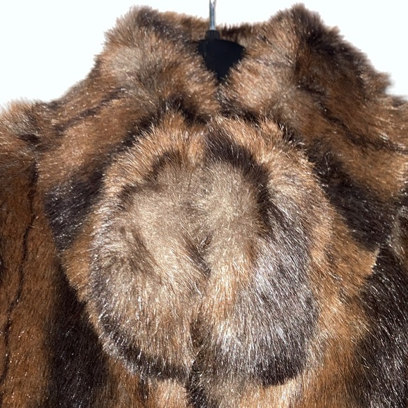 COACO NEW YORK like new rev. br. faux fur w/vert. stripes  and blk $39 - Picture 6 of 11